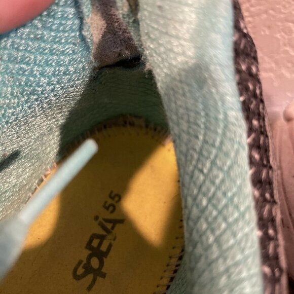 ASICS GT-2000 Gel Womens Athletic Running Sneaker size 10M Fair Condition - Picture 5 of 9